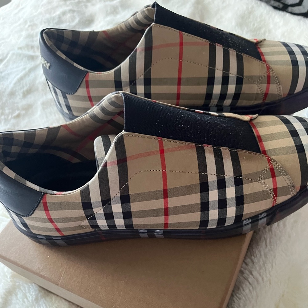 Burberry women’s Shoes